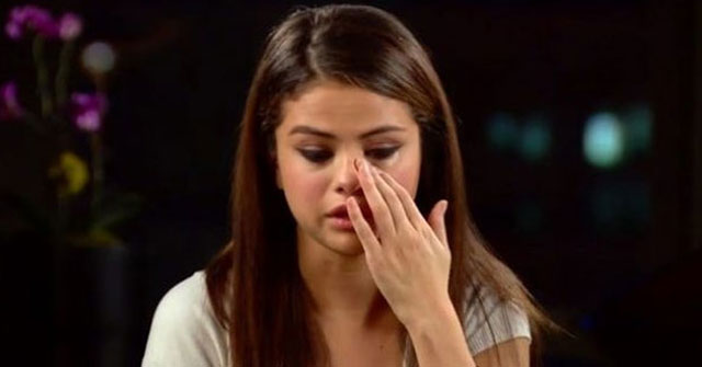 Selena Gómez llora por infidelidad de Justin Bieber