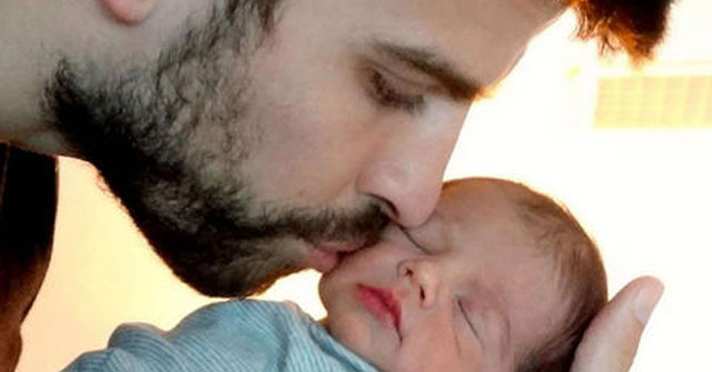 Shakira comparte foto de Piqué dándole un beso a su hijo Milan