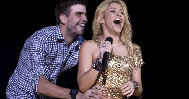 El sensual baile de Piqué a Shakira mientras le canta [VIDEO]