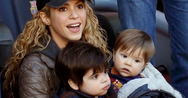 Shakira denuncia por acoso a paparazzi que hizo llorar a sus hijos