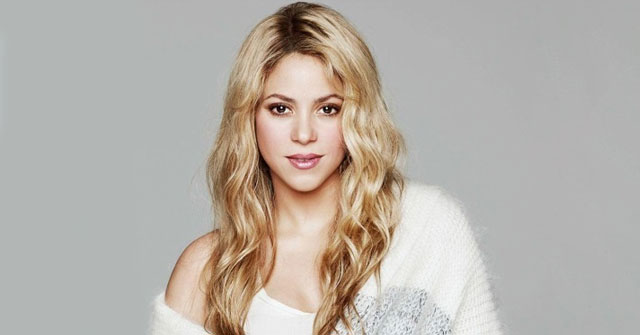 Shakira comparte el video nadand