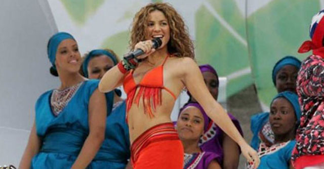 Shakira Waka Waka vs David Bisbal Waving Flag