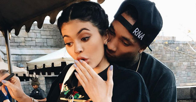 Tyga le regalo un automóvil a Kylie Jenner