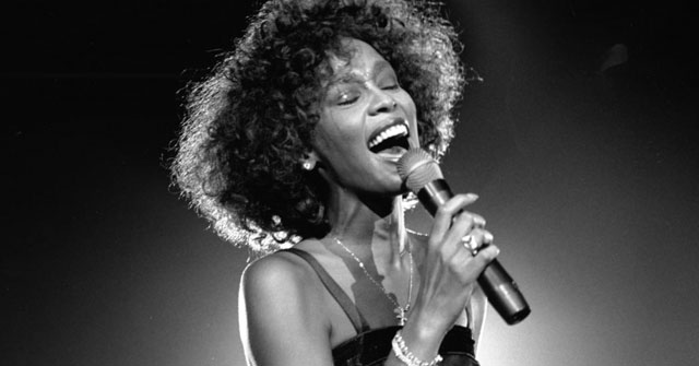 Whitney Houston murió ahogada por consumo de cocaína